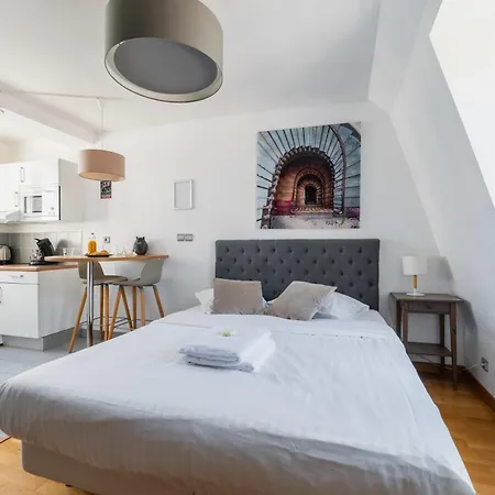 Appartamento Studio De Charme Dans Quartier Anime 5 Parigi